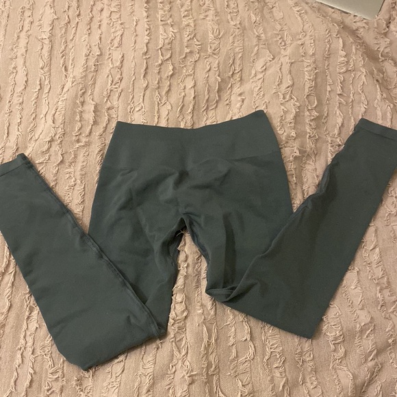 Alphalete Amplify - Picture 2 of 4